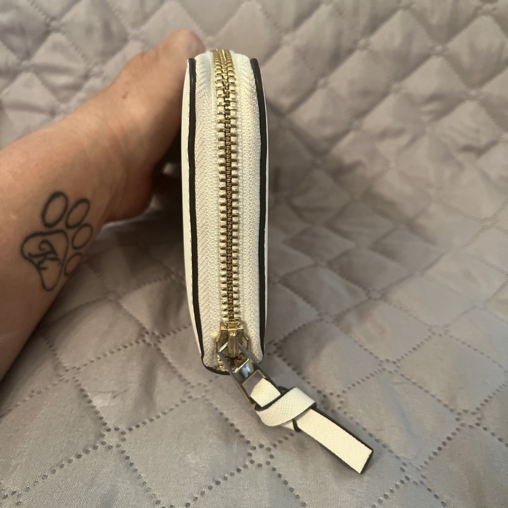 Tory Burch • Robinson Multi-Stripe Zip Continental Wallet - Picture 8 of 8